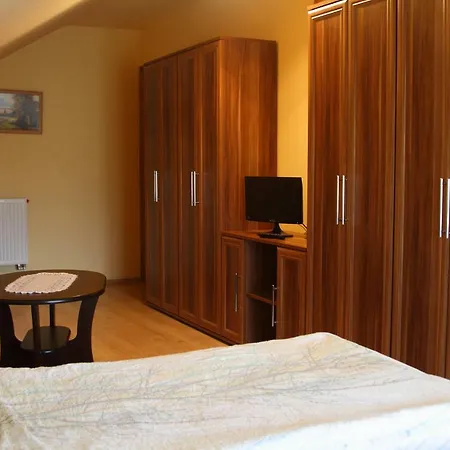 Pensionat Viktor Vendeghaz Es Apartmanhaz