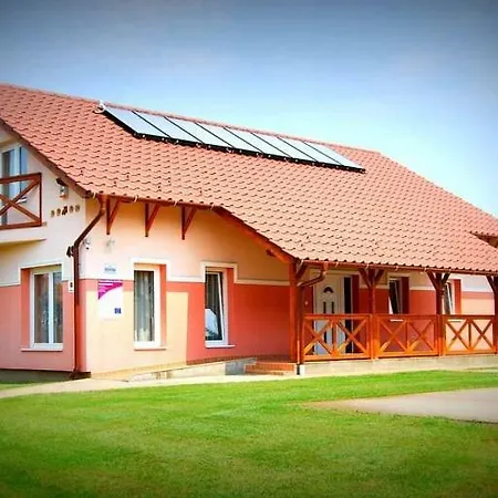 Viktor Vendeghaz Es Apartmanhaz