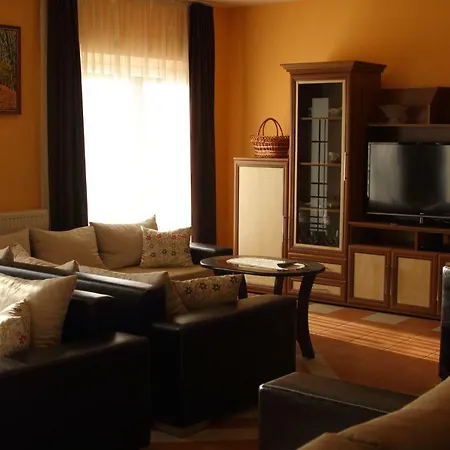 Guest house Viktor Vendeghaz Es Apartmanhaz Baktaloranthaza